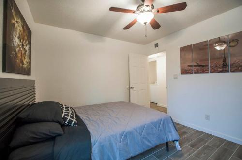 34A Casa Grande Modern 1bd condo w HEATED POOL - image 3