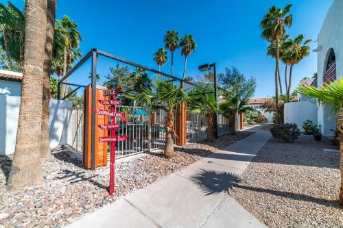 44B CASA GRANDE modern 1bd 1ba condo heated pool