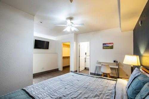 Vistas 202- Modern Sierra Vista 1bd great location - image 8