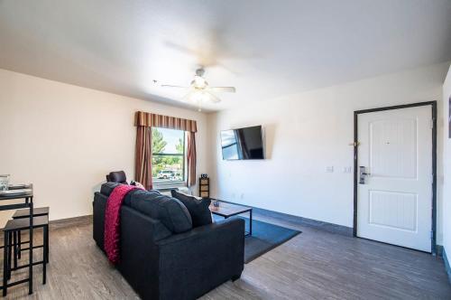 Vistas 202- Modern Sierra Vista 1bd great location - image 13