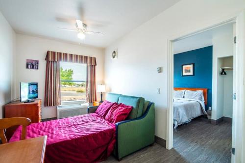 The Vistas Modern Sierra Vista 1bd QN bed & pull out couch sleeps 4 NO PETS ALLOWED - image 5