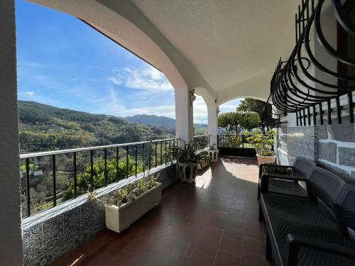 Casa d'Além - Gerês (Casa d'Alem - Geres) in กอนโดริซ