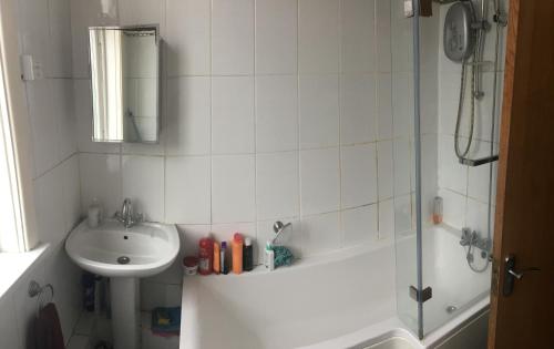 Single Room - Town & University nearby, 24h Bus, Airport-linked, Manchester (fotografie 3)