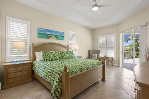 Cape Serenity- Luxury Waterfront Villa with Kayaks - image 10