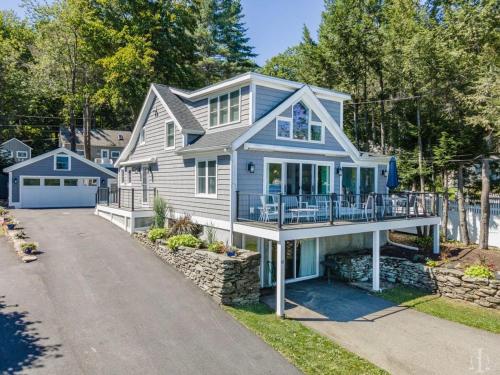 Picturesque Lakefront Retreat at Spofford Lake, Sleeps 10 in Chesterfield, USA