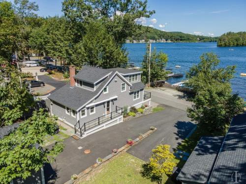 Picturesque Lakefront Retreat at Spofford Lake, Sleeps 10 in Chesterfield, USA
