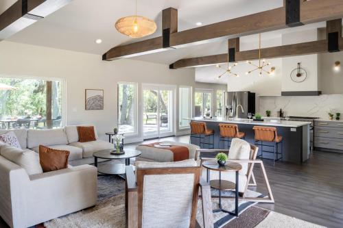 Upstay - Family Farmhouse in Southwest Austin in Austin, USA
