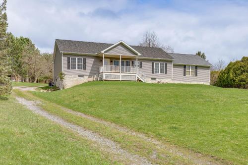 Views of Canandaigua Lake: Middlesex Retreat! in Naples (NY)