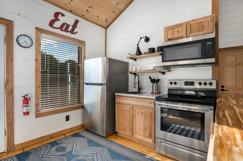 Jumping Goat Ranch-Fatimas, great views, sleeps 2 in Fredericksburg, USA