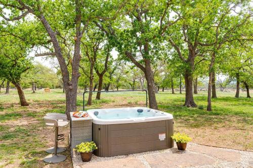 Stonewall Ranch styled home & pet friendly in Tivydale, USA