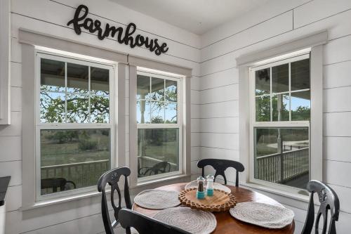 Stonewall Ranch styled home & pet friendly in Tivydale, USA