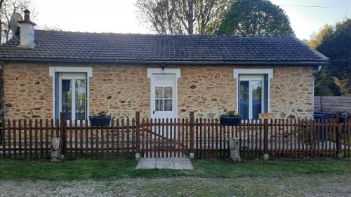 Gîte du Château de Chambonnières gîte à louer Villeneuve-la-Hurée