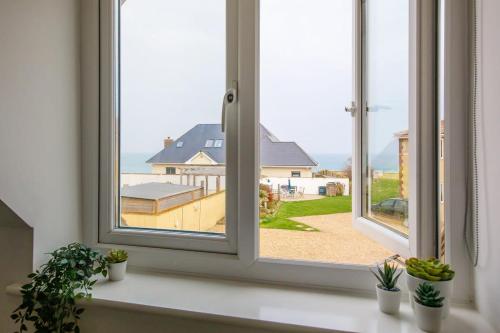 Lovely Selsey apartment with sea views sleeps 4