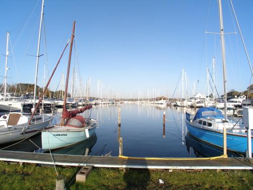 Lovely Selsey apartment with sea views sleeps 4