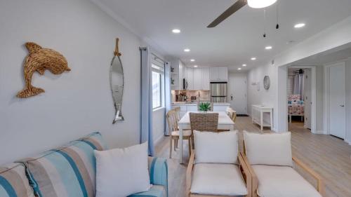 Renovated Getaway W Tennis Pool and Beach Access in Hilton Head Island, USA