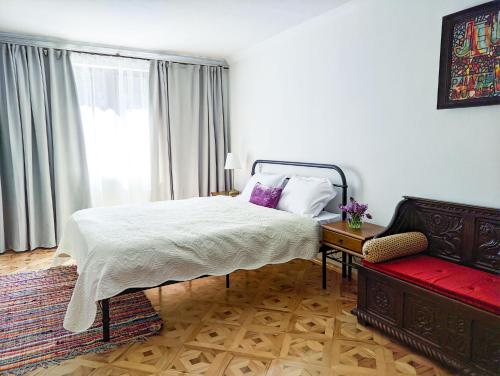 1 queen bed