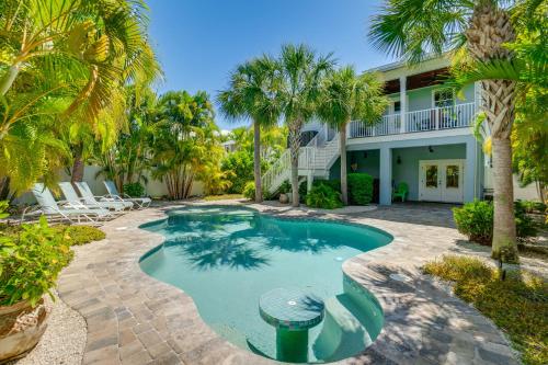 Bodacious Oasis, three bedrooms and two and half bathrooms plus den in Anna Maria