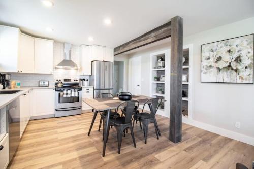 NN - Flats on 4th #1 - Downtown 2-bed 2-bath, Whitehorse (zdjęcie 2)