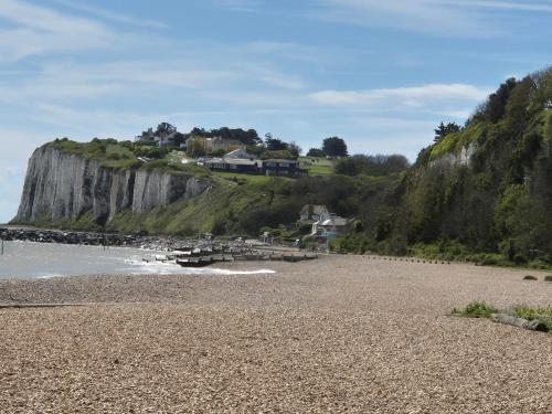 WOW! Amazing SEA VIEWS at Coastal chalet in Kingsdown Park with pool No 40