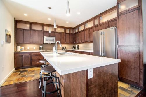 NN - Park View #2 - Downtown 2-bed 2-bath, Whitehorse (zdjęcie 5)