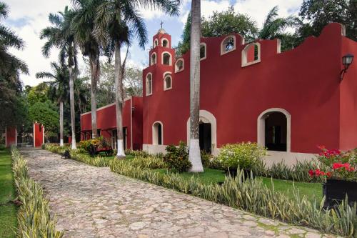Hacienda Kancabchén in Baca, Mexico