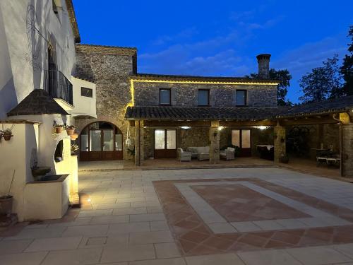 Vista exterior, Masia Can Viver in Bigues