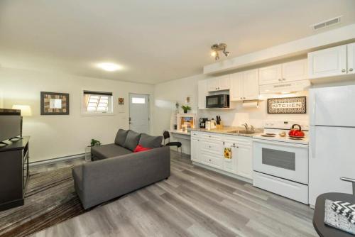 NN - The Evelyn - Whistlebend 1-bed 1-bath, Whitehorse (zdjęcie 8)