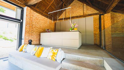 Premium Gardenguesthouse Mlinar with Pool & Sauna in โมราฟสเกโทพลิซ