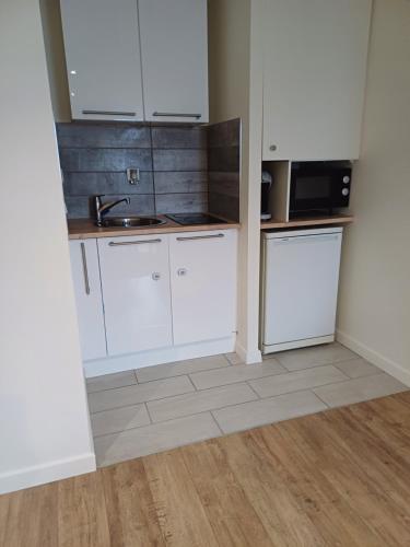 un petit studio moderne et conviviale - Loucelles