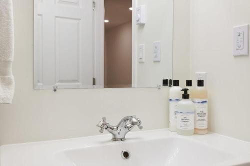 NN - The Névé - Crestview 1-bed 1-bath, Whitehorse (Foto 10)