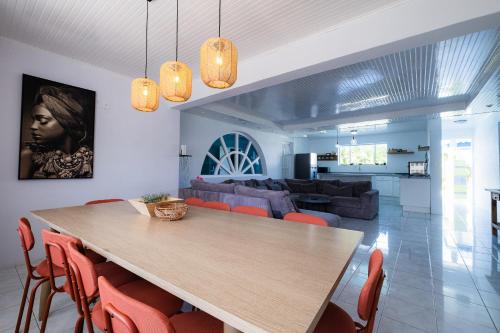 Five-Bedroom House image 10