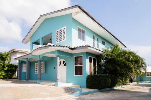 Five-Bedroom House image 8