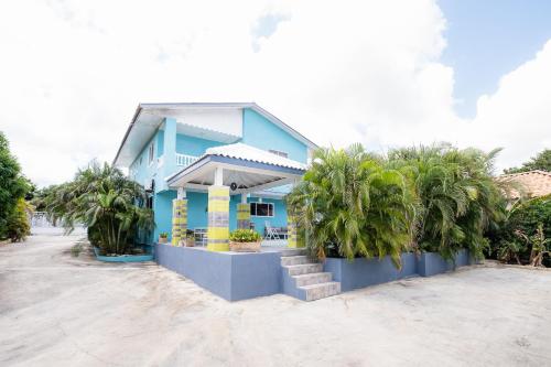 Five-Bedroom House image 7