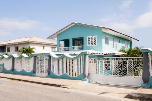 Five-Bedroom House image 6