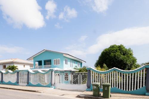 Five-Bedroom House image 5