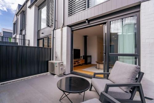 Alps and Lake Retreat Wanaka in Albert Town