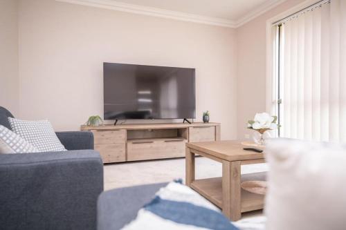 Wonderful Windred - Quiet & Homely, 4 Smart Tvs - 오렌지