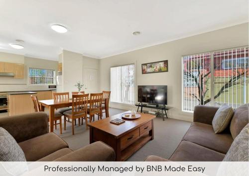 Spacious 2 Bed, 2 Bath Villa, CBD Location, Orange