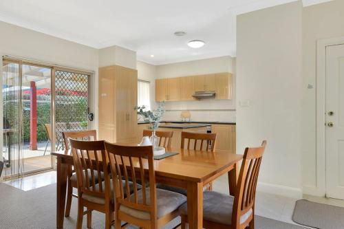 Spacious 2 Bed, 2 Bath Villa, CBD Location, Orange (Foto 10)