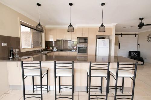 The Centennial - Entertains 8, Close to Wineries, Ориндж (фото 2)