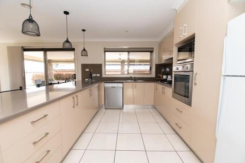 The Centennial - Entertains 8, Close to Wineries, Ориндж (фото 10)