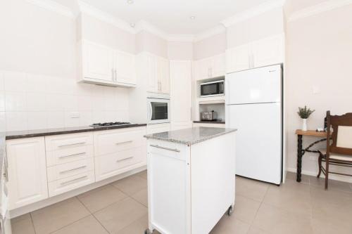Villa on Rosemary - Walk to CBD, Cosy & Private, Orange (zdjęcie 9)