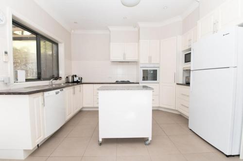 Villa on Rosemary - Walk to CBD, Cosy & Private, Orange (zdjęcie 10)