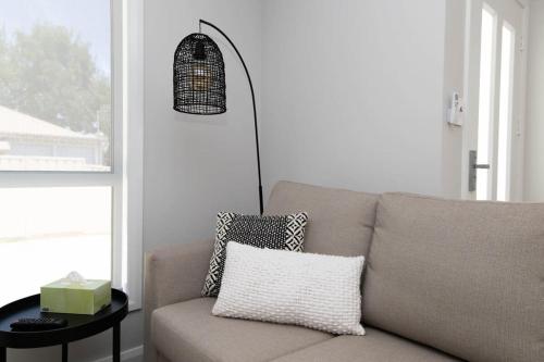 Villa on Matthews - Modern & Cosy, Escape for 2, Ориндж (фото 7)