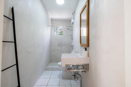 Three-Bedroom Apartment image 7