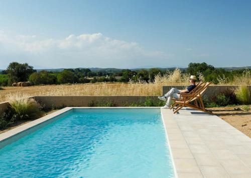 Casa de diseño con piscina en Girona.