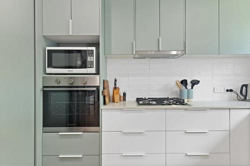 Anson Abode - CBD Home, Modern Sophistication, Orange (zdjęcie 10)