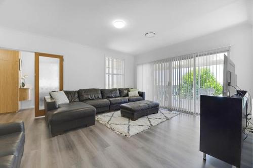 The Family Retreat - Near Mt Panorama & Racecourse