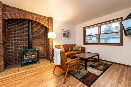 Fall Getaway in Cozy 2BR near Old Town Lafayette in Lafayette, USA