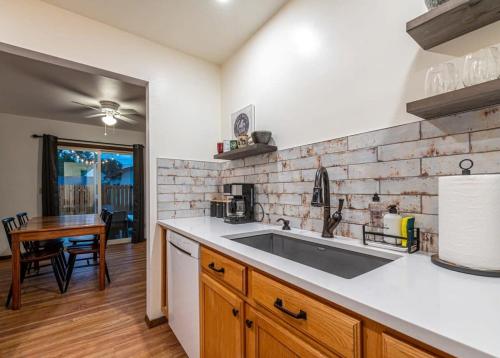 Fall Getaway in Cozy 2BR near Old Town Lafayette in Lafayette, USA